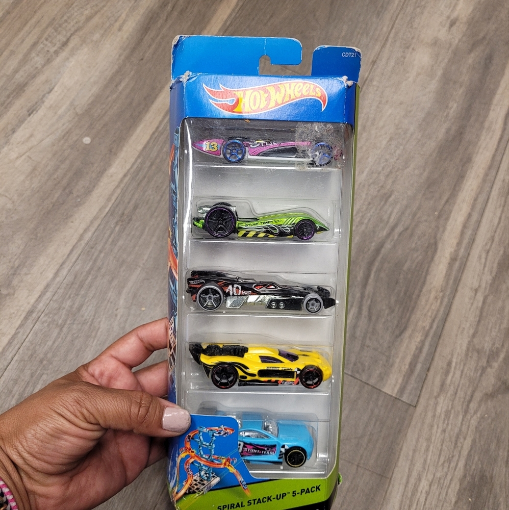 Hot wheels pack of 5